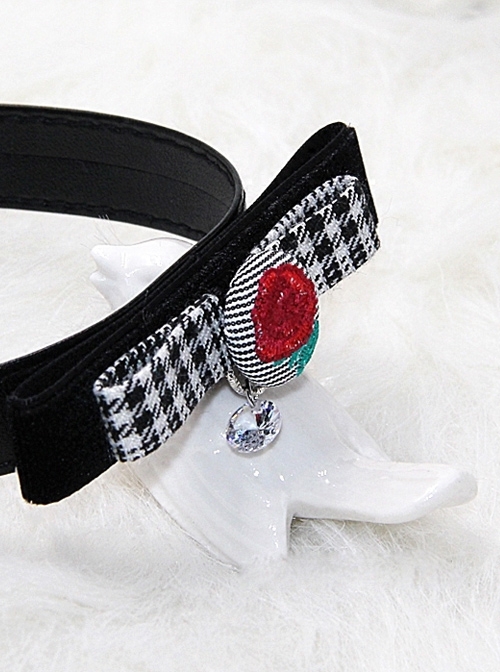 Gothic Retro Red Rose Embroidery Black White Plaid Velvet PU Leather Necklace