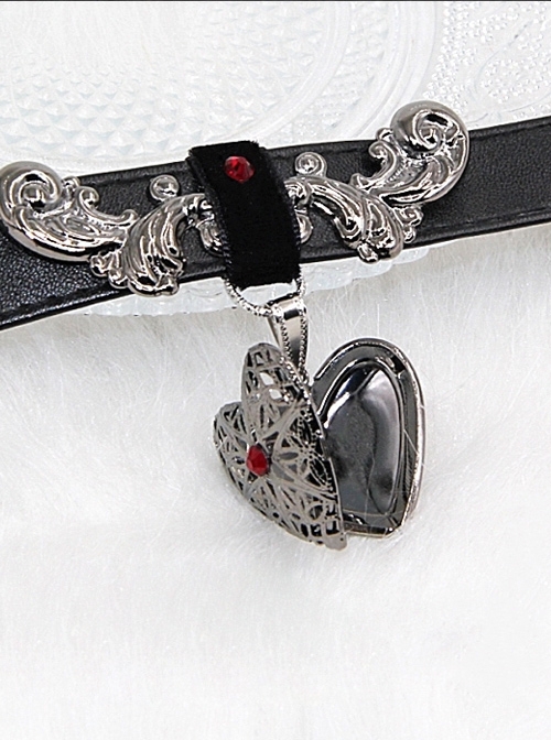 Stereoscopic Metal Flower Vine Lace Heart Dark Gothic PU Choker