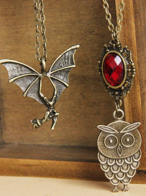 Retro Bronze Bat Pendant Gothic Long Necklace