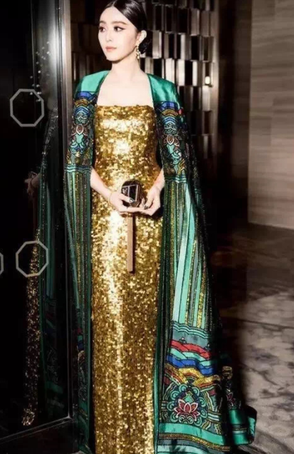 How Wearing Gothic Dresses Makes You Extremely Stylish And Fashionable